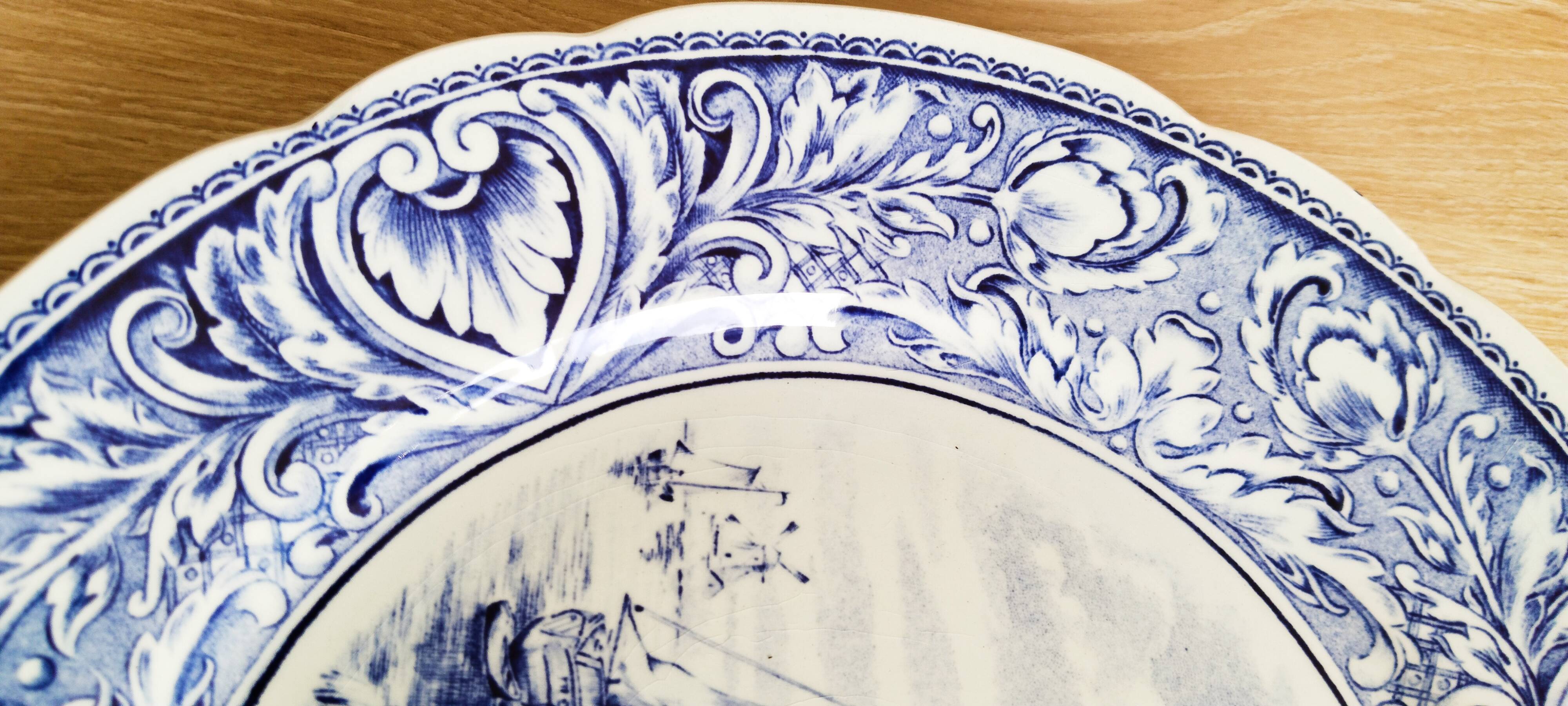 Set of 2 decorative plates "Delft Blauw", Boch,
