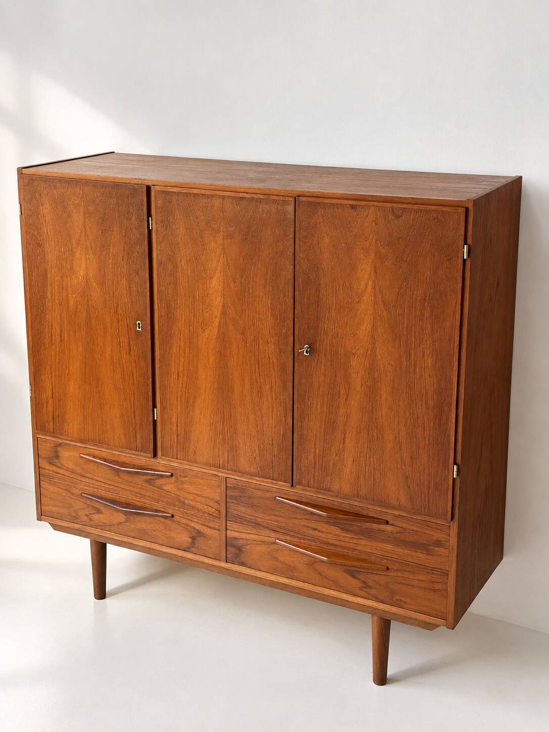 Cabinet en teck danois vintage