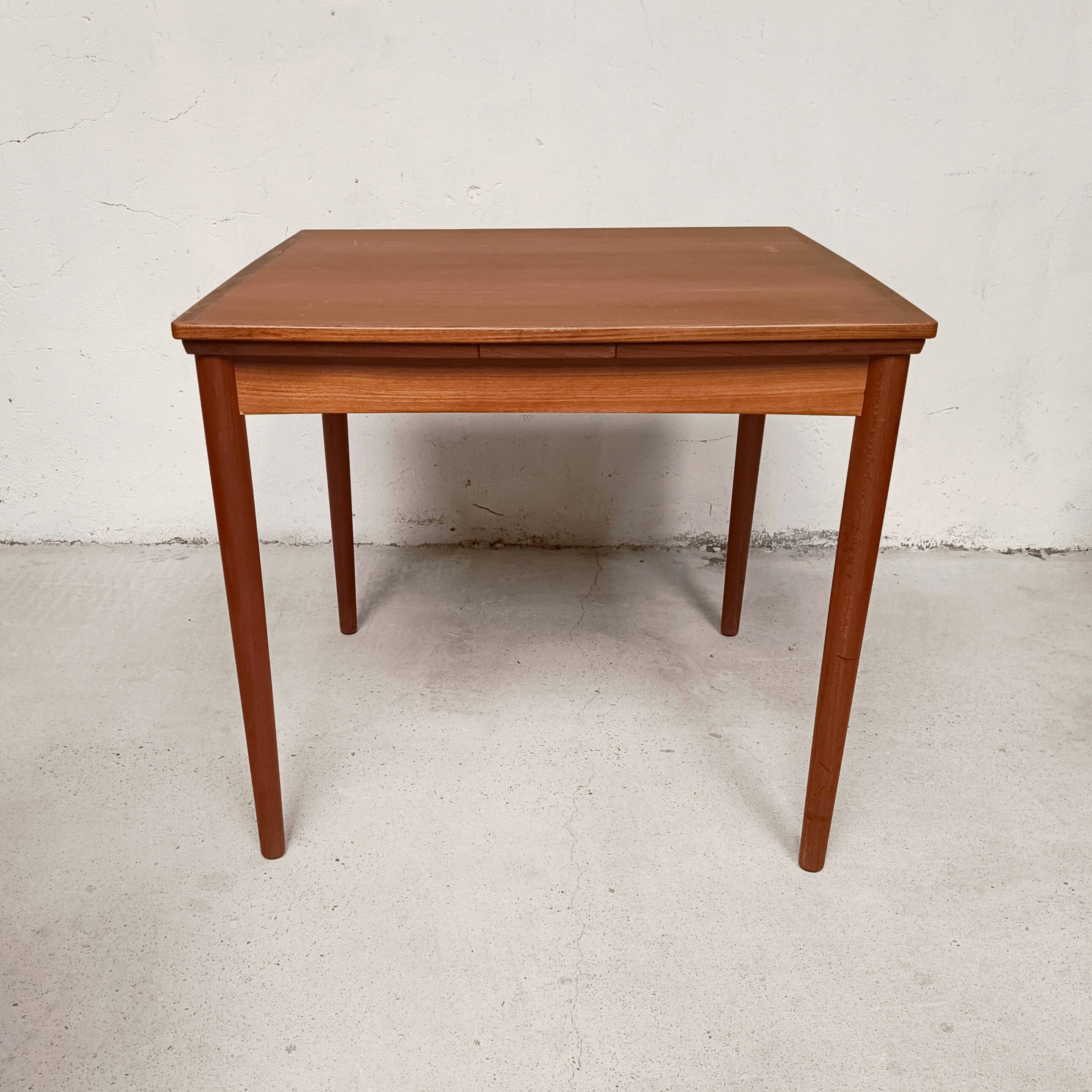Hundevad teak Danish table, 1960