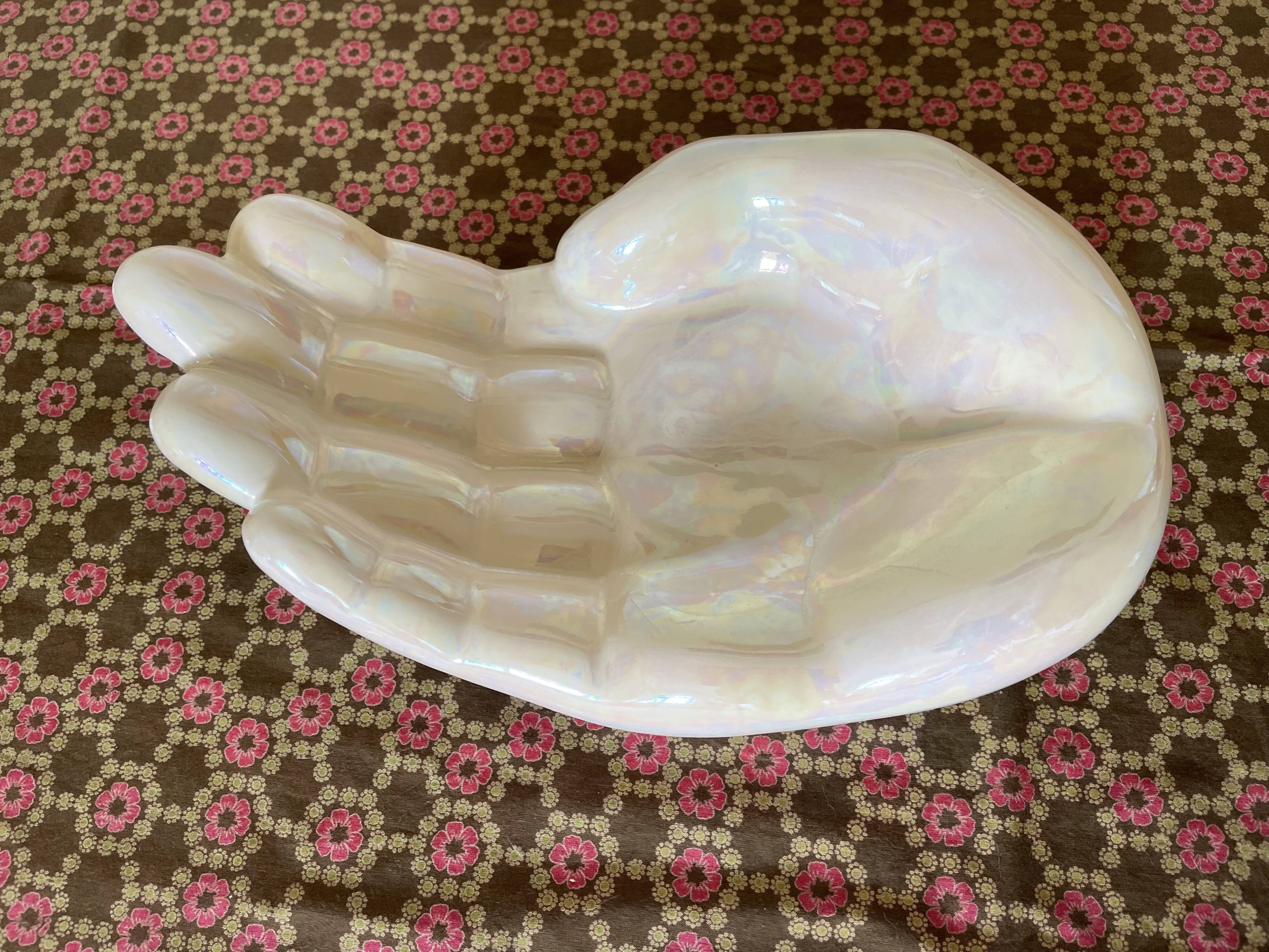 Empty ceramic hand pocket 1970