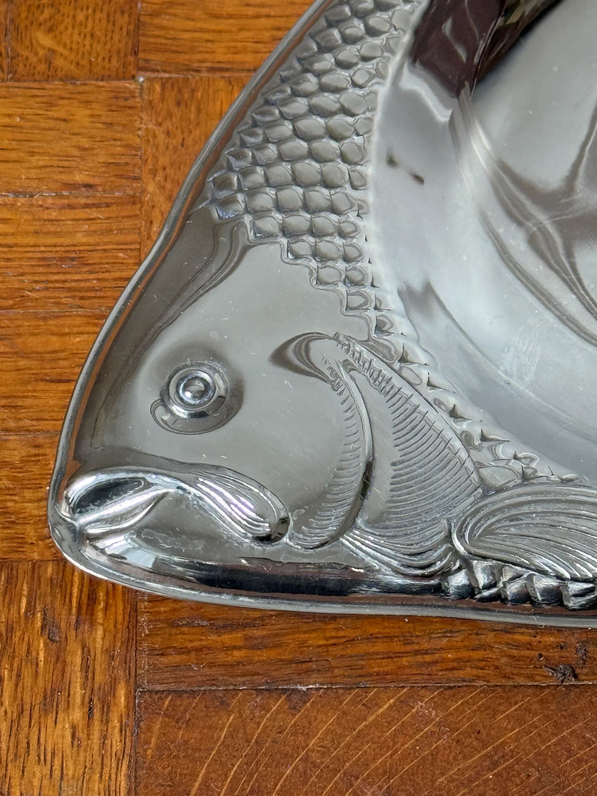 Silver-plated presentation dish