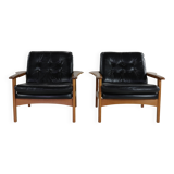 Ensemble de deux fauteuils au design scandinave avec coussins en cuir noir