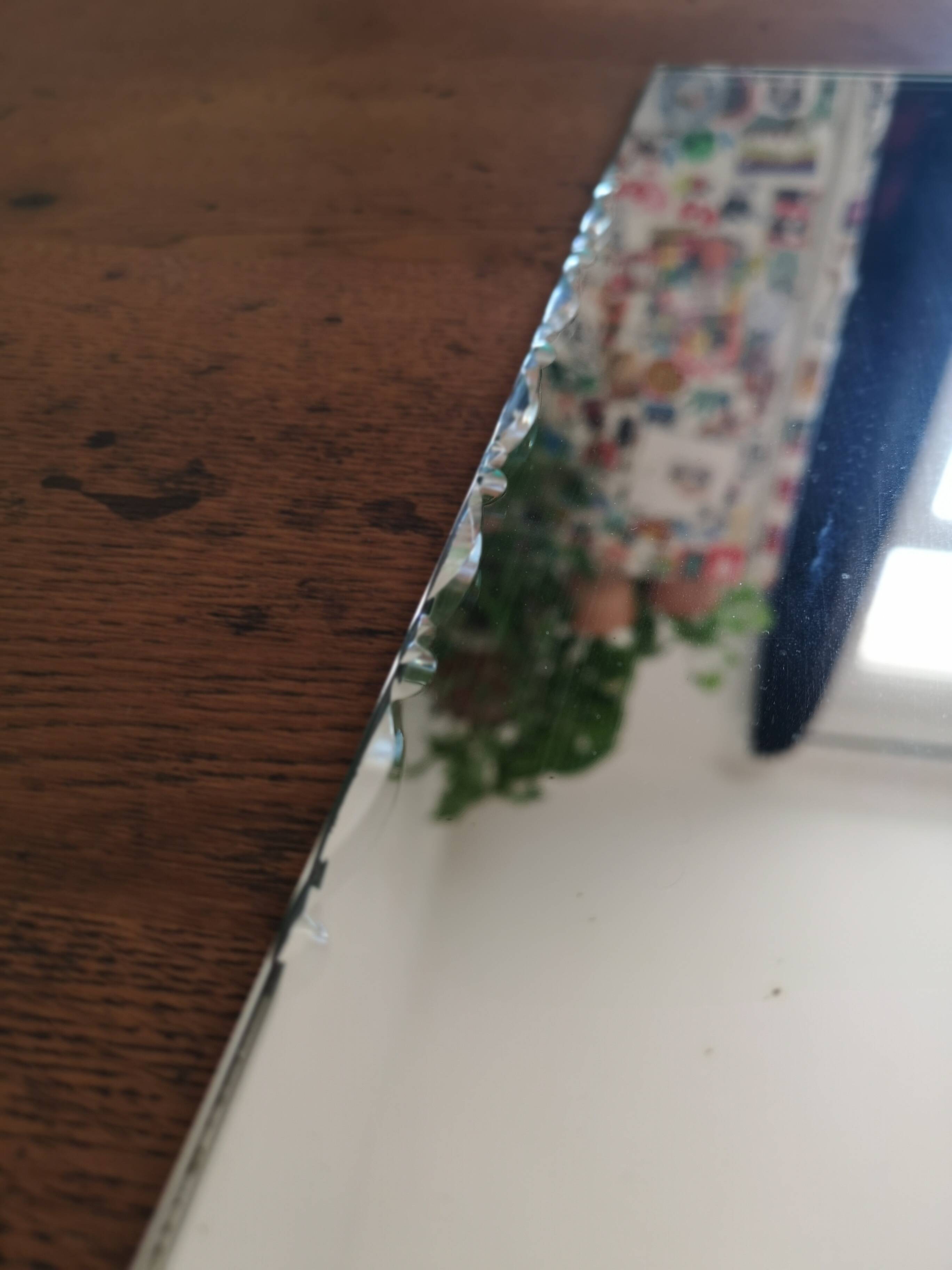 Chiseled mirror - 46x65cm