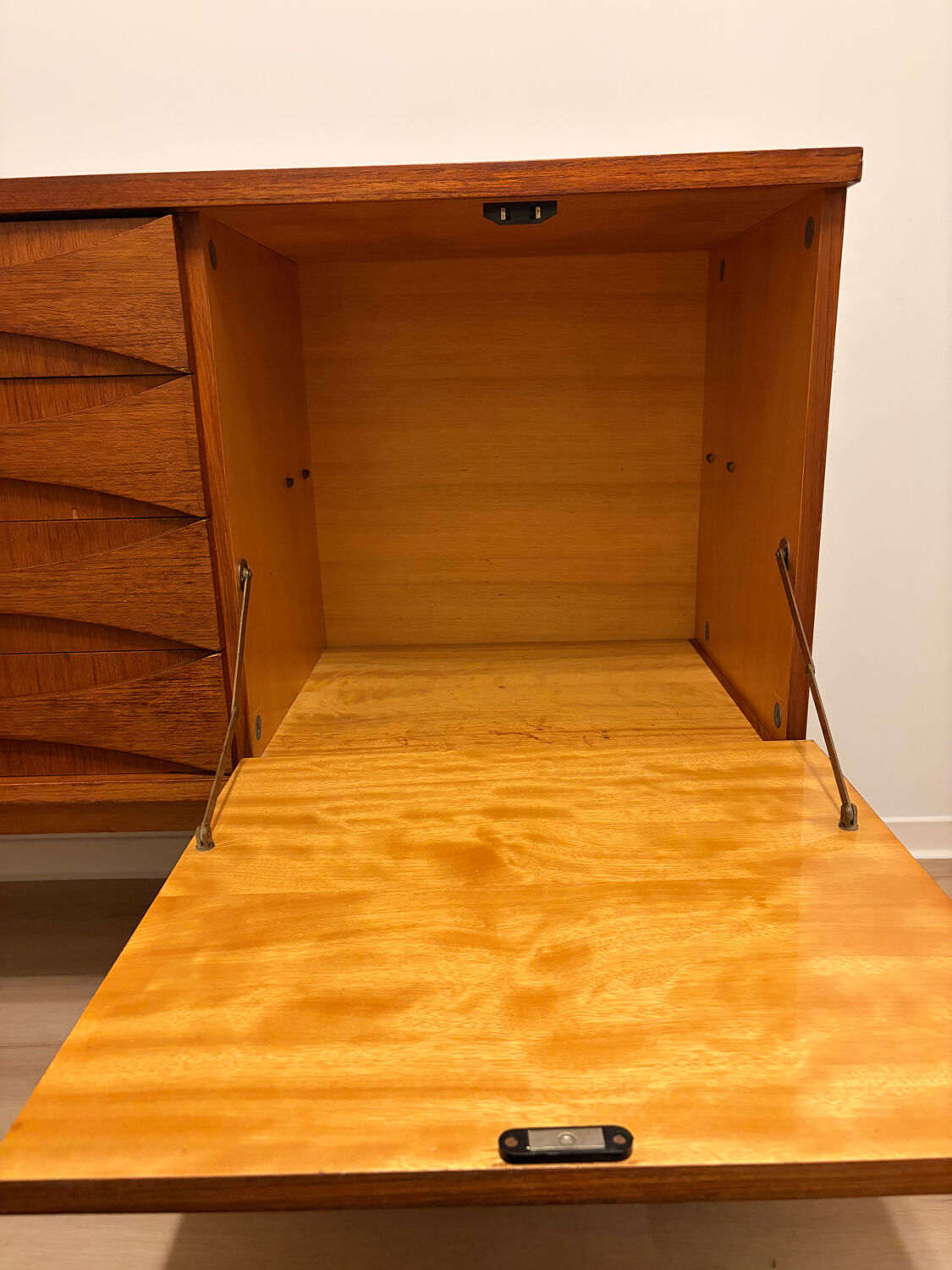 Vintage Scandinavian sideboard, French design from the 1950s/60s.