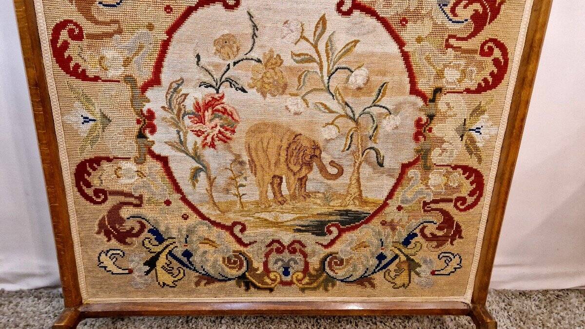 Écran de cheminée avec tapisserie fin XIXème