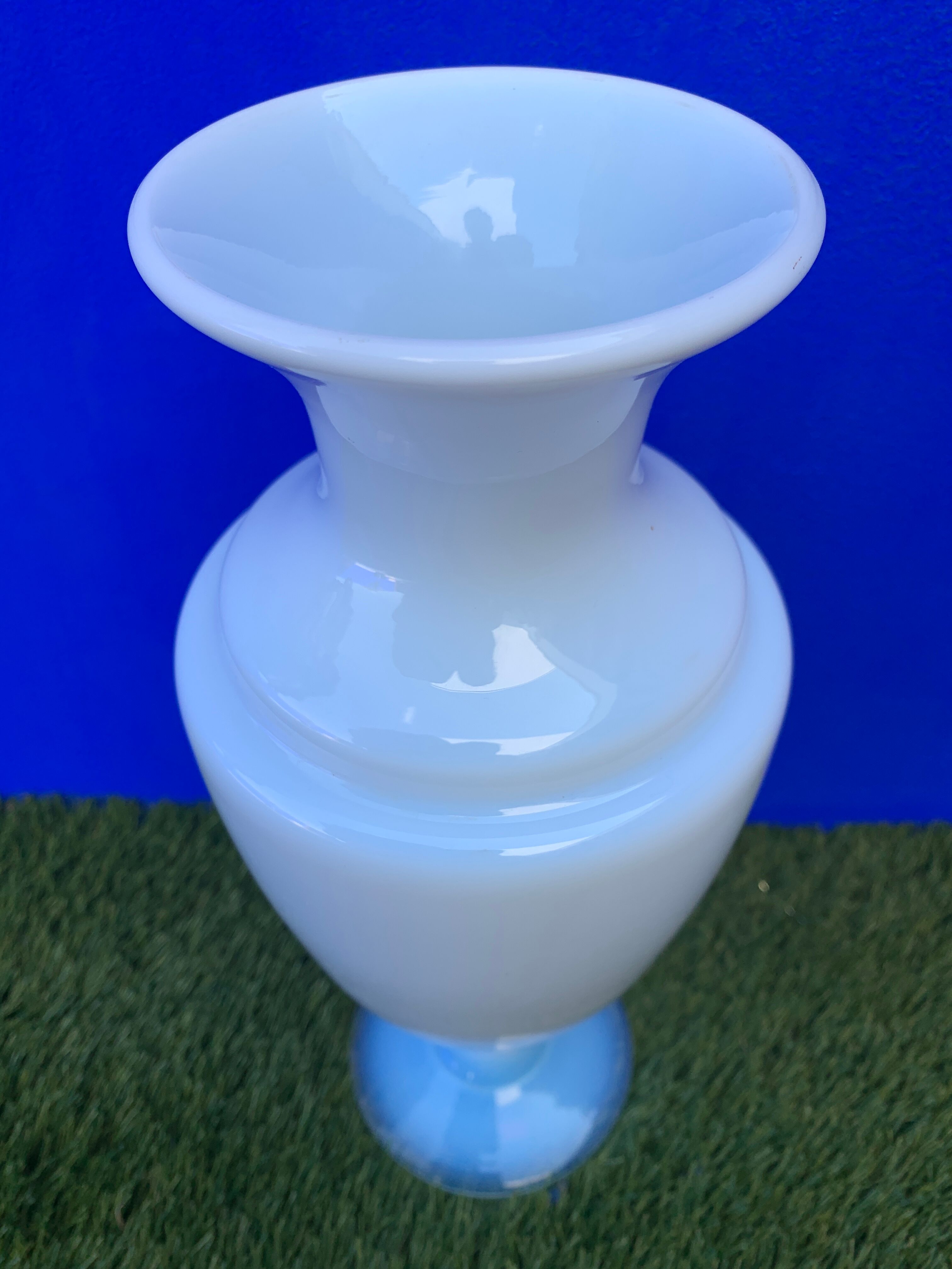 Opaline vase signed Sèvres, Paris