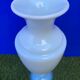 Vase en opaline signé Sèvres Paris