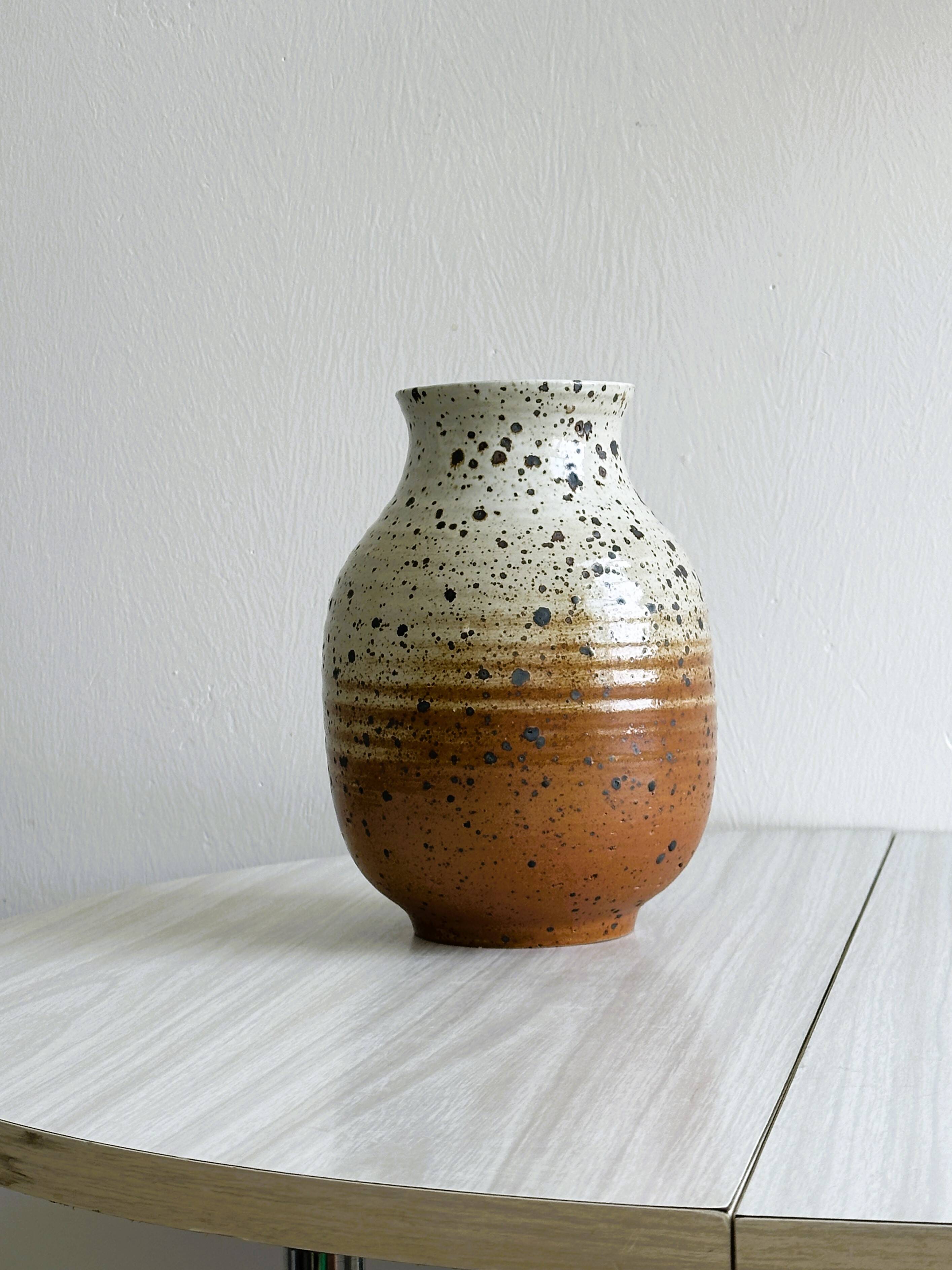 Pyrite stoneware vase Bernadette Ver Eecke