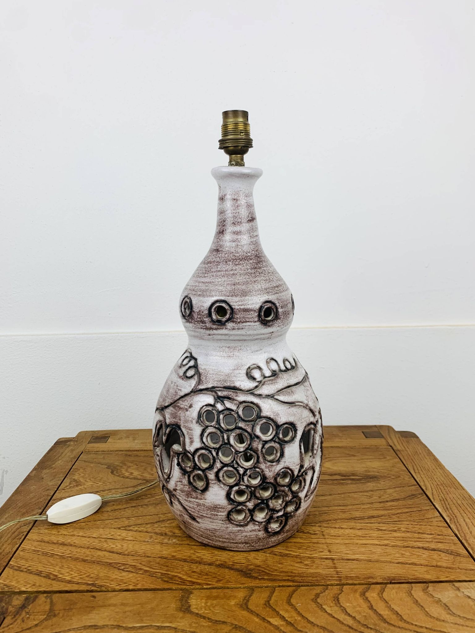 Lampe céramique ajourée, feuilles de vignes, années 60