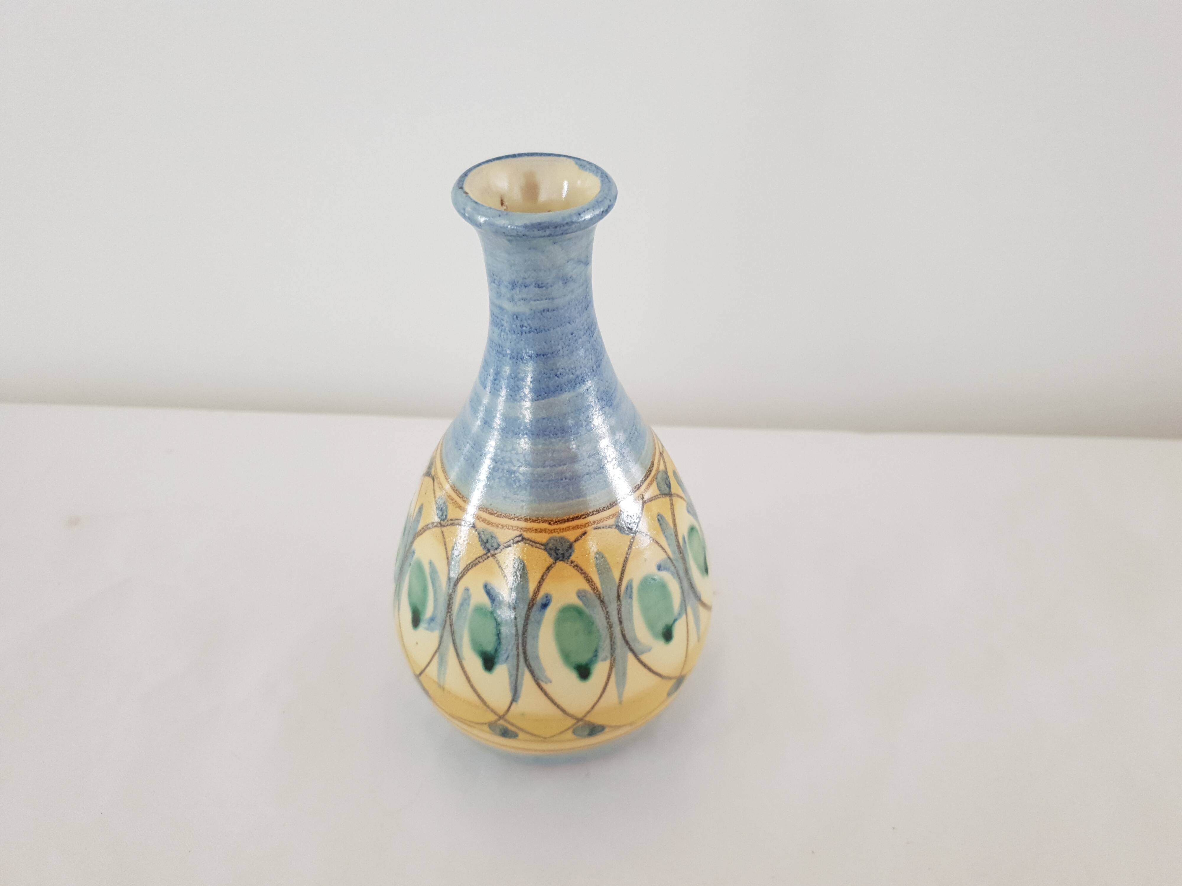 Vase Bouteille Soliflore En Terre Cuite Émaillée - Signature Mystère