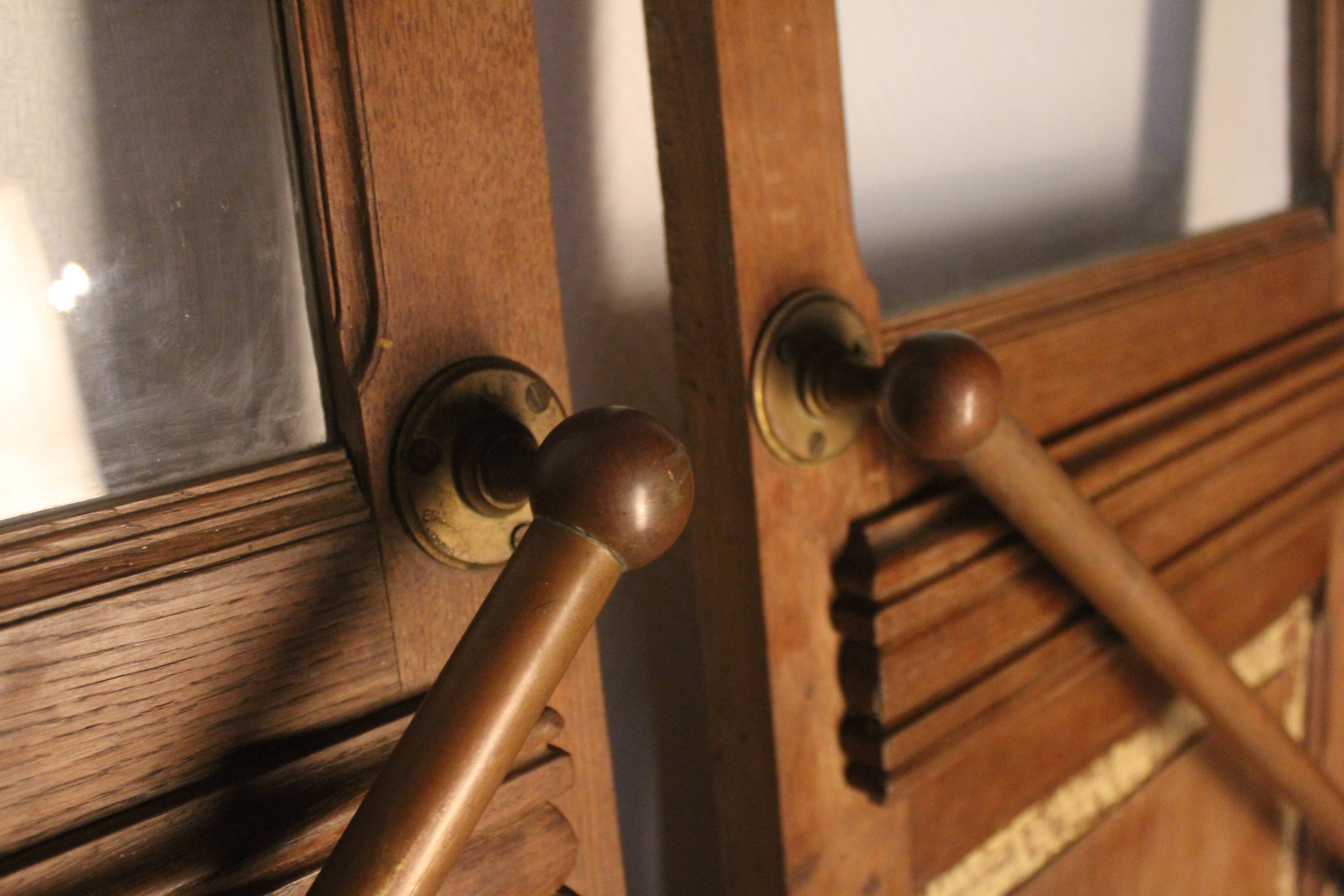 Bistro/cafe swing doors