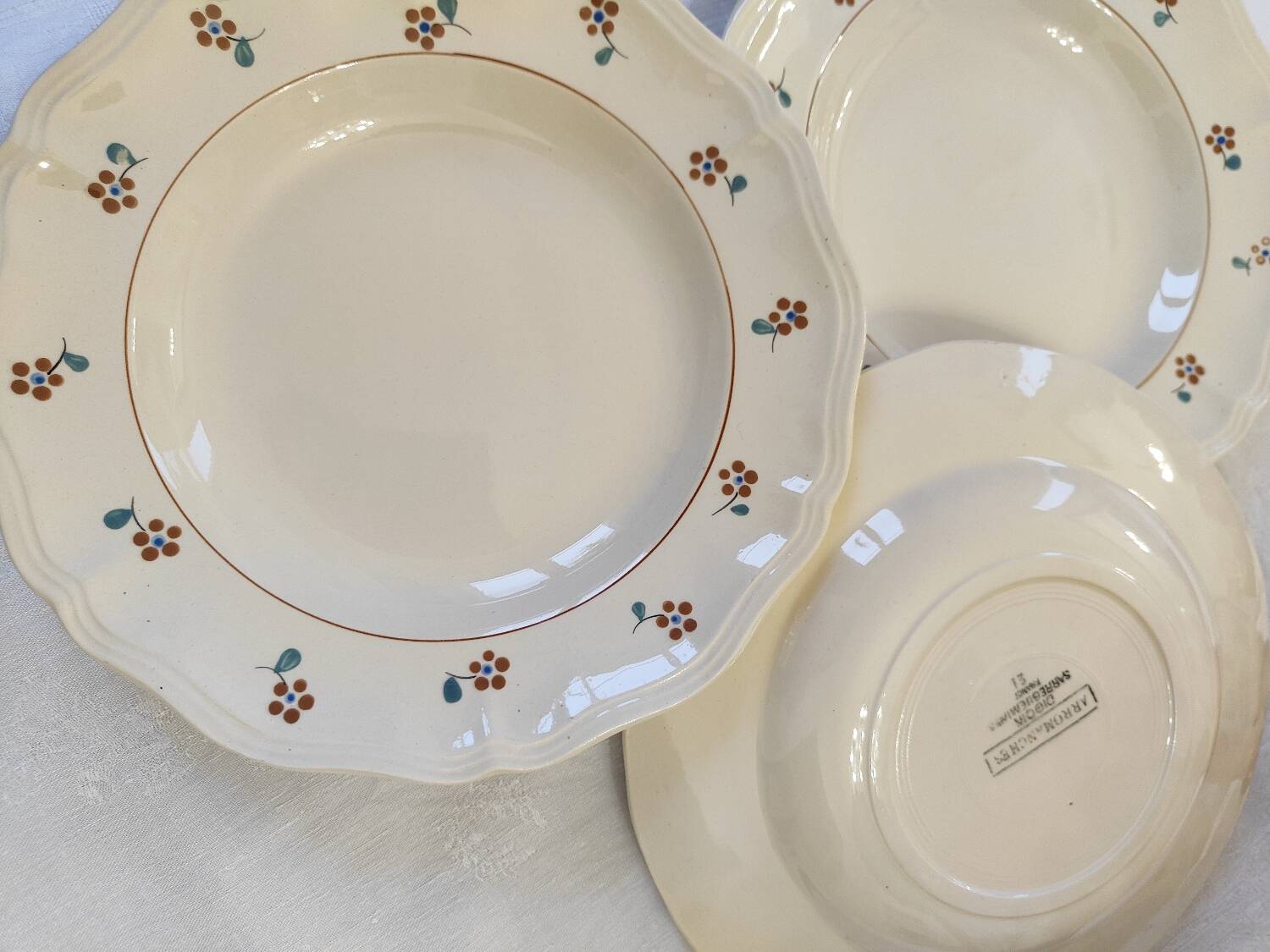 Set of 10 plates + 10 soup plates Arromanches Sarreguemines model