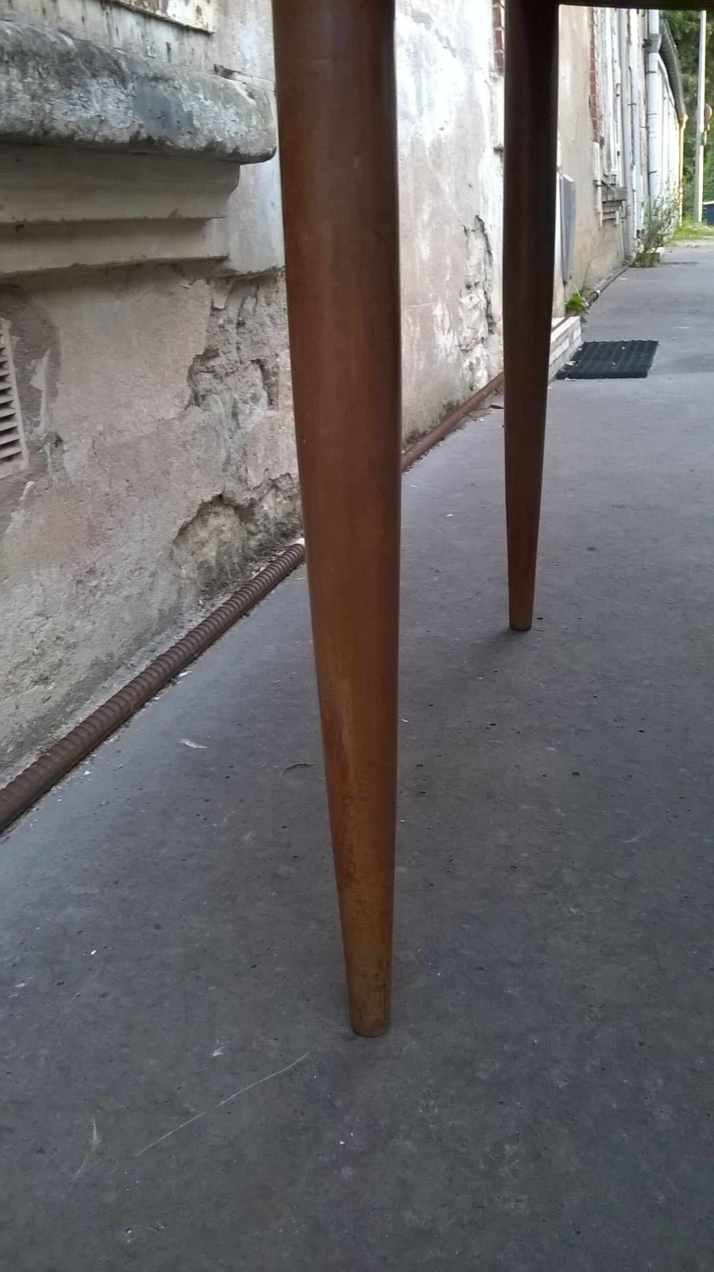 Rosewood stretch table