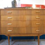 Commode moderniste 4 tiroirs  et poignées laiton. 1960