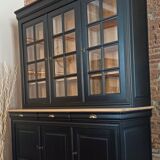 Black and wood bookcase