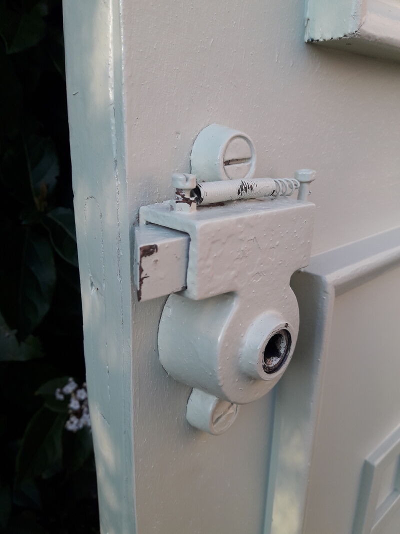 Door 231,5x94,5cm of communication formerly landing