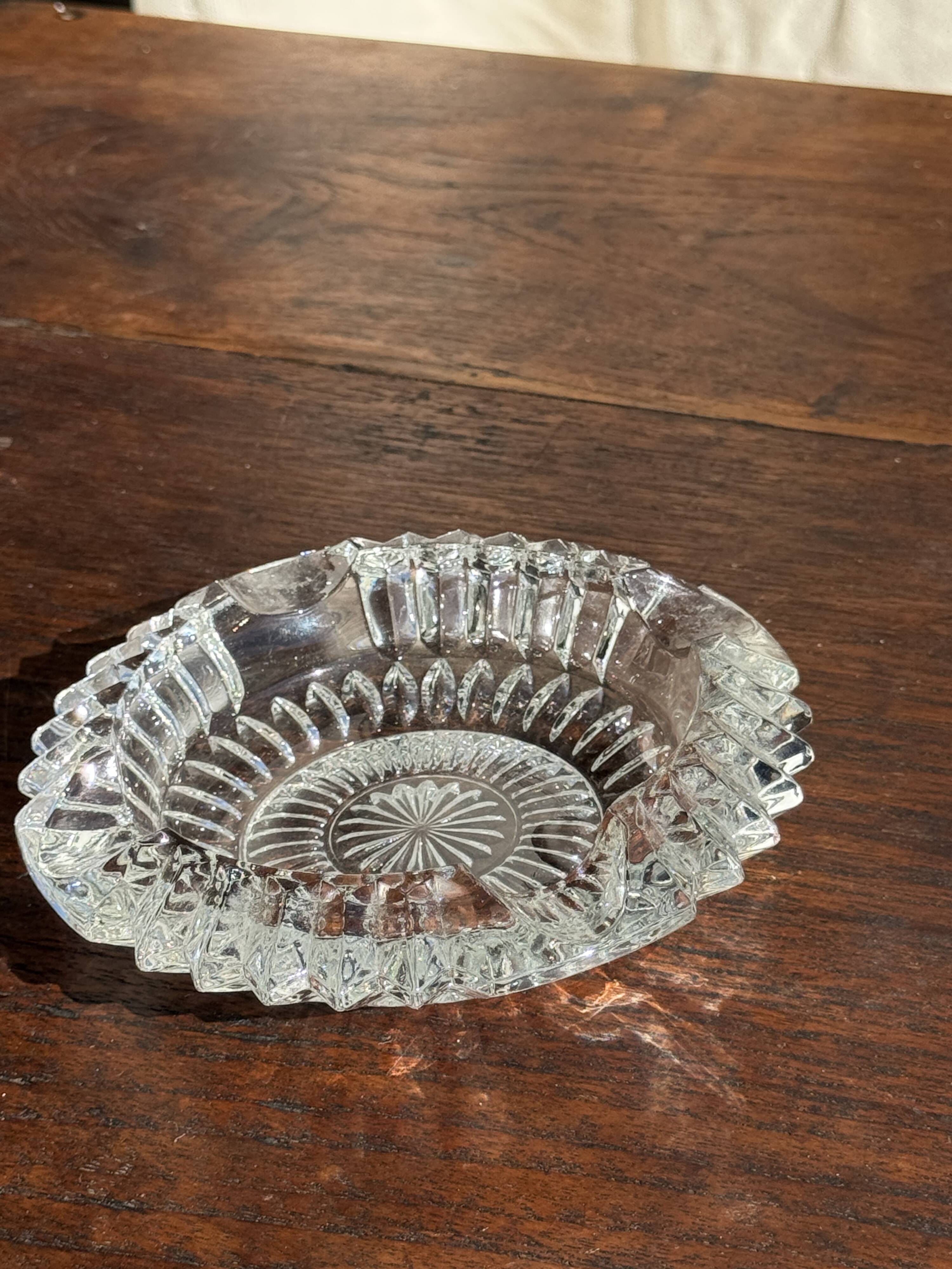 Classic glass ashtray with rose design and cigarette holder D13
