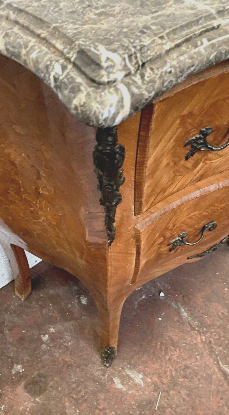 Curved chest of drawers Louis XV style in XX century marquetry