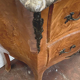 Commode galbée de style Louis XV en marqueterie XX siècle