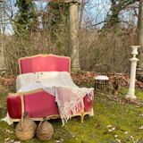 Lit style Louis XV rose