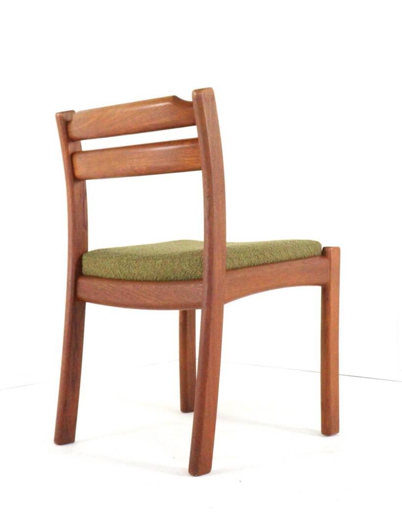 6 chaises dans le goût de Dyrlund 'Sentved'
