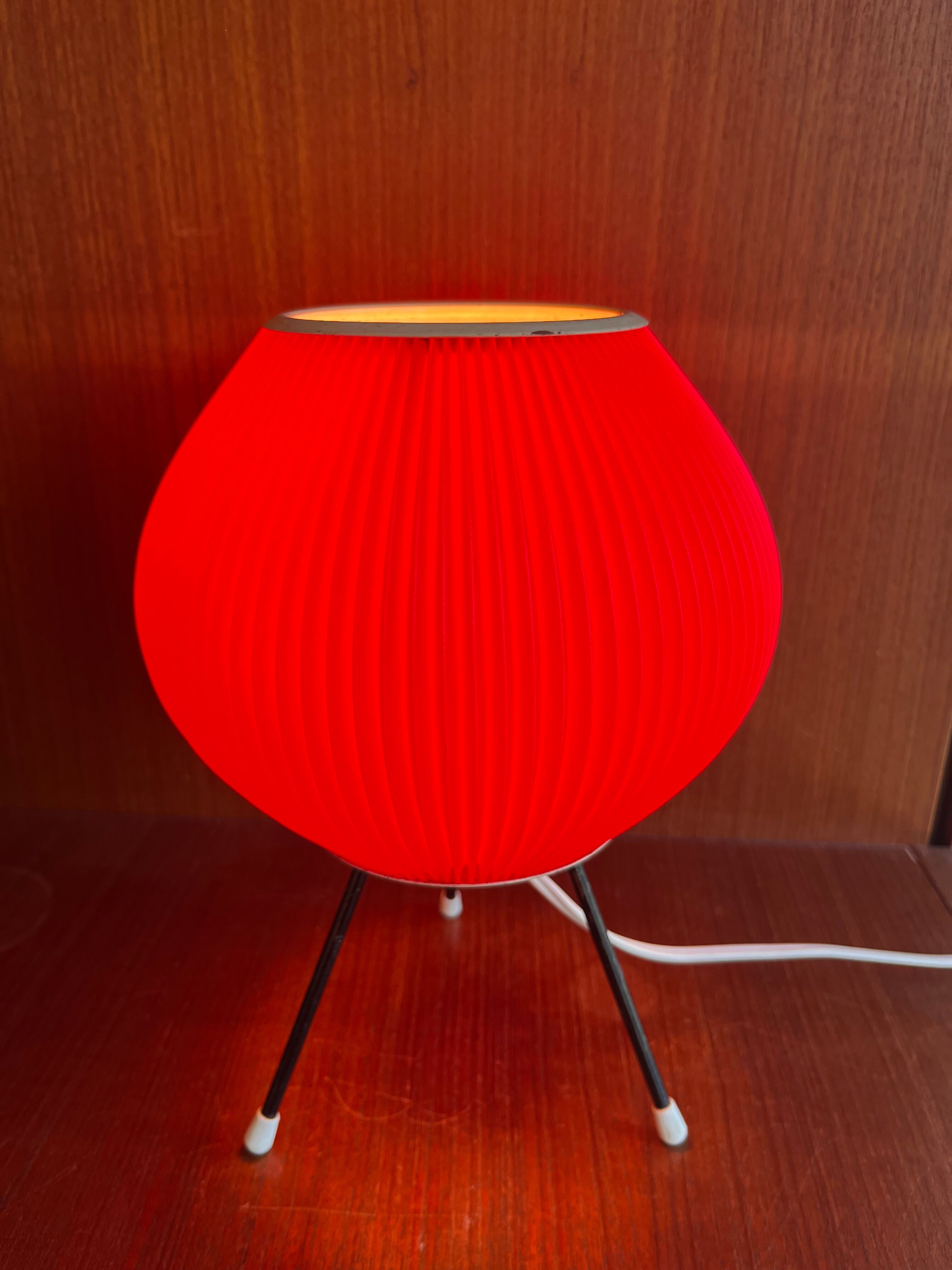 Tripod lamp, pleated red rhodoid, 1950s, 60s design