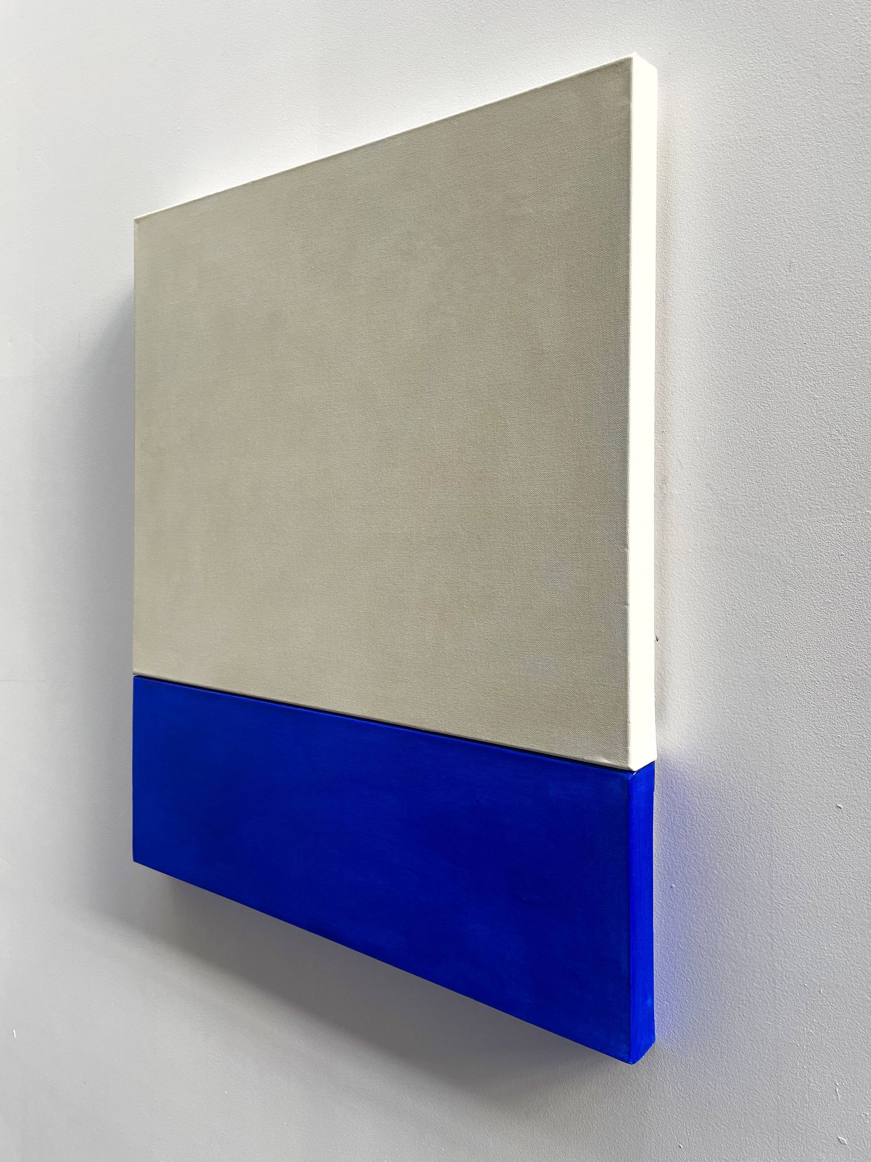 Ultramarine white horizon