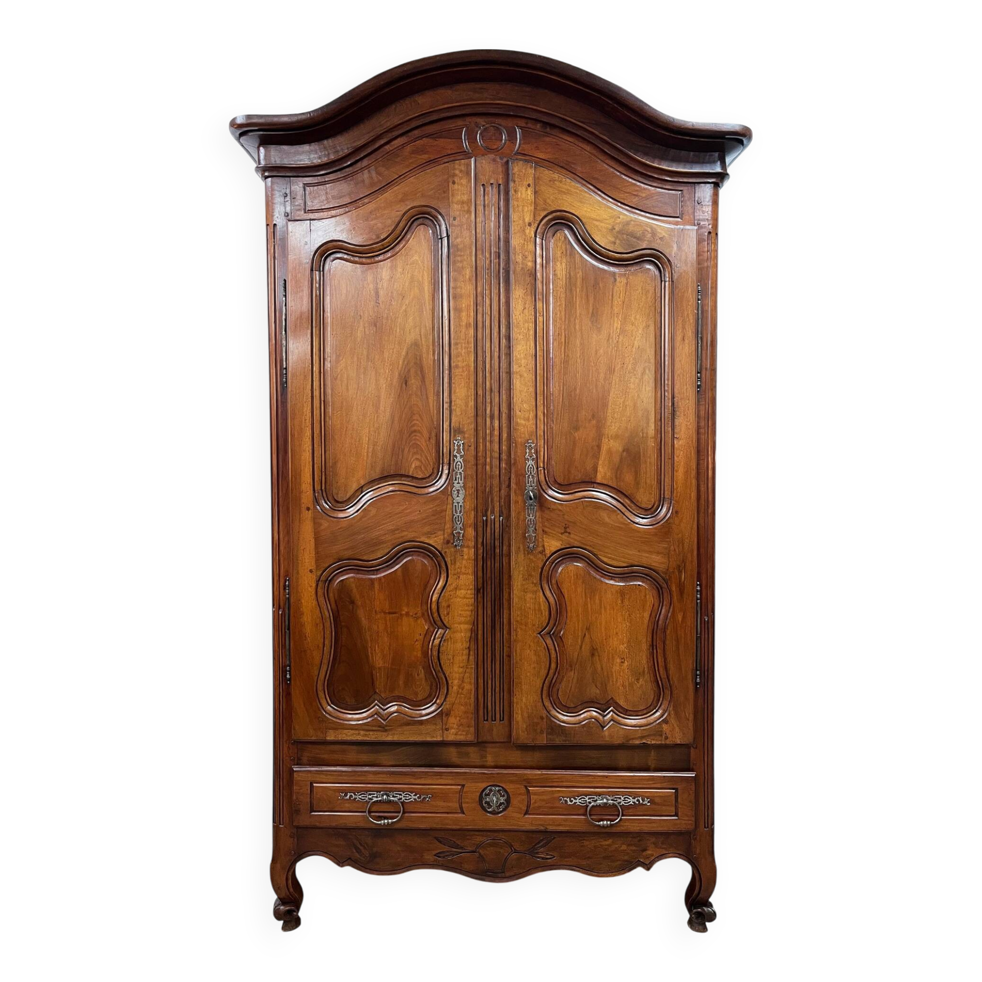 Large Louis XV walnut wardrobe, 19th century
