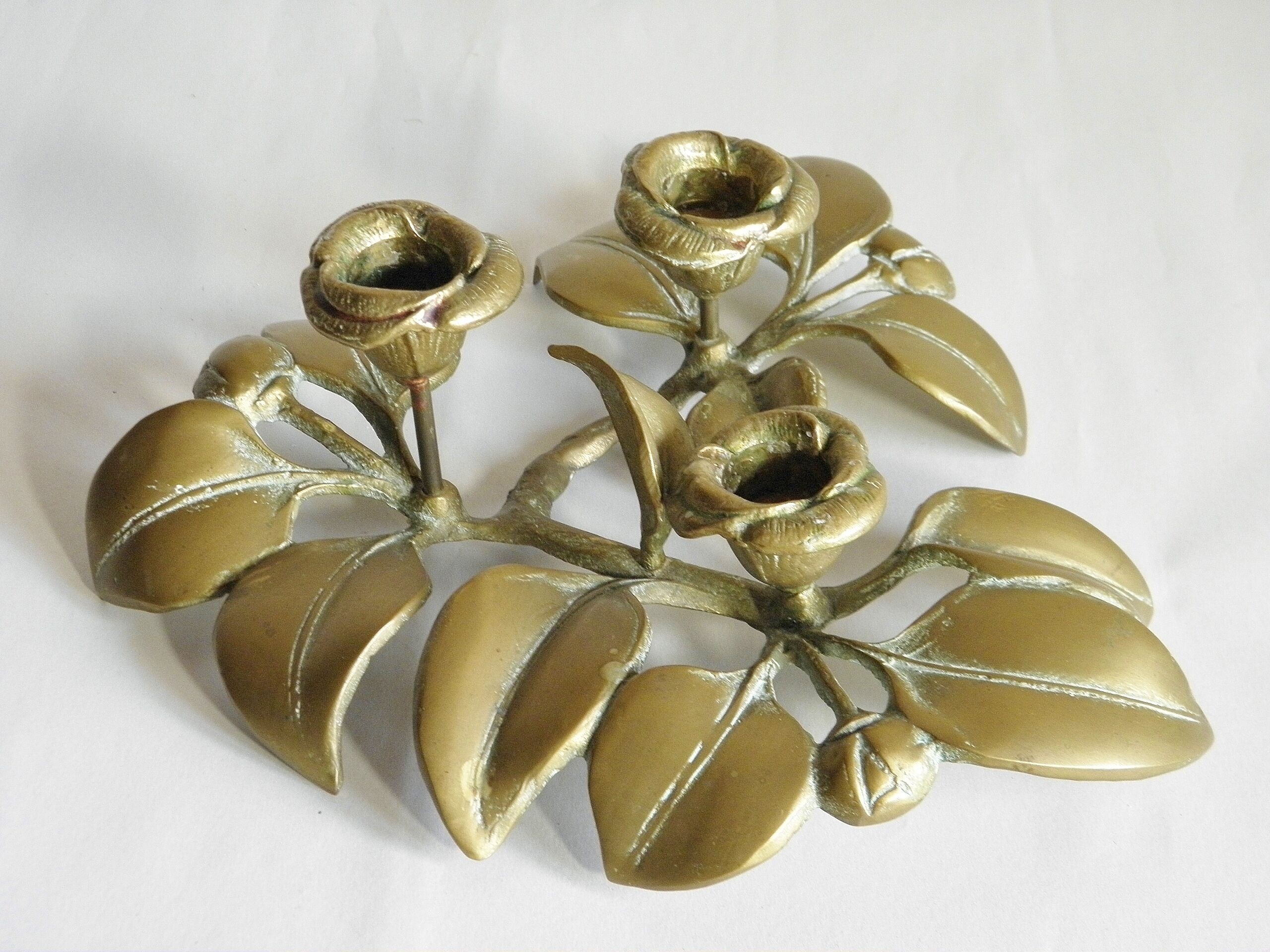 Chandelier "camelia" in brass 70s