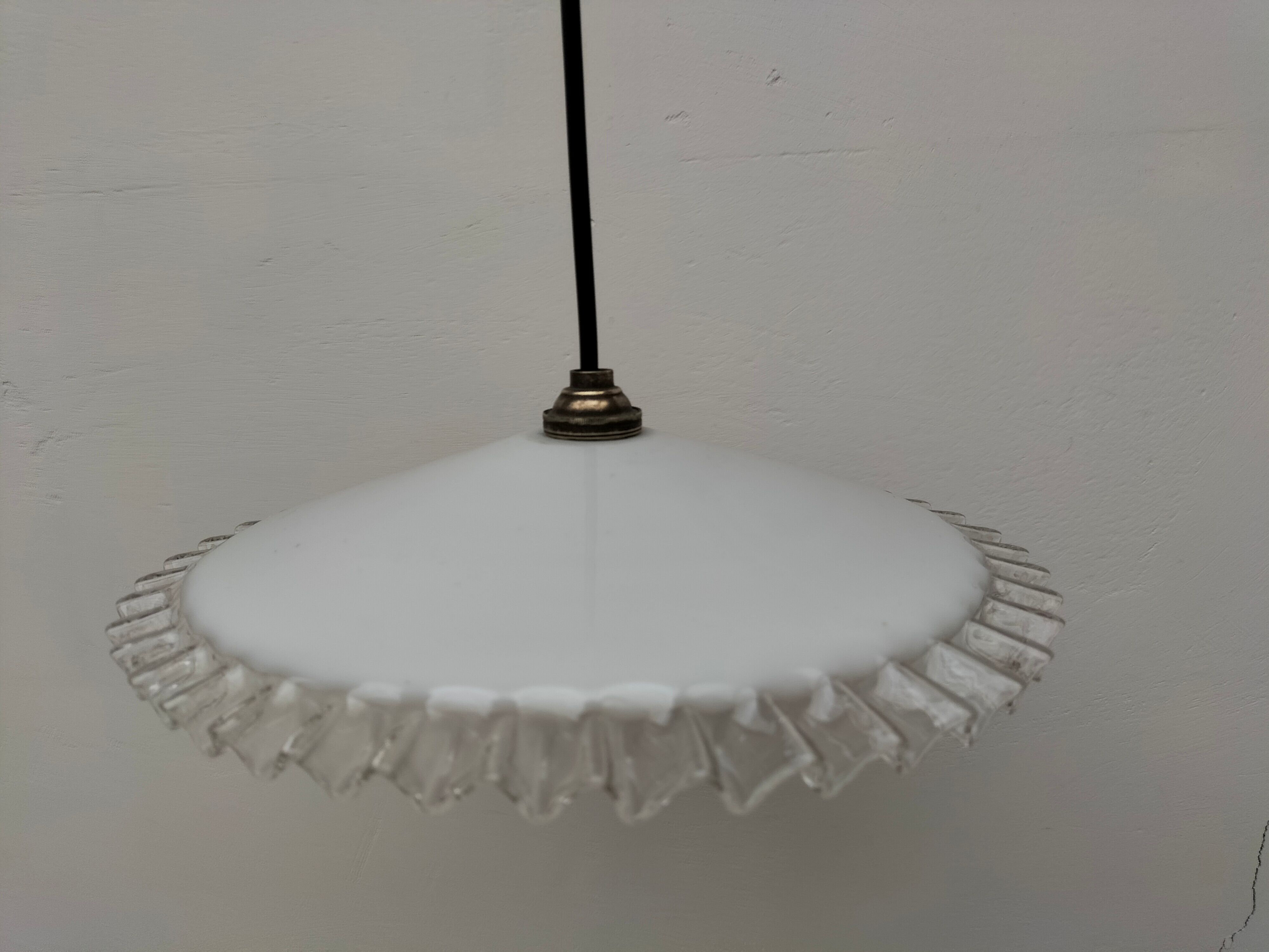 Old opaline suspension