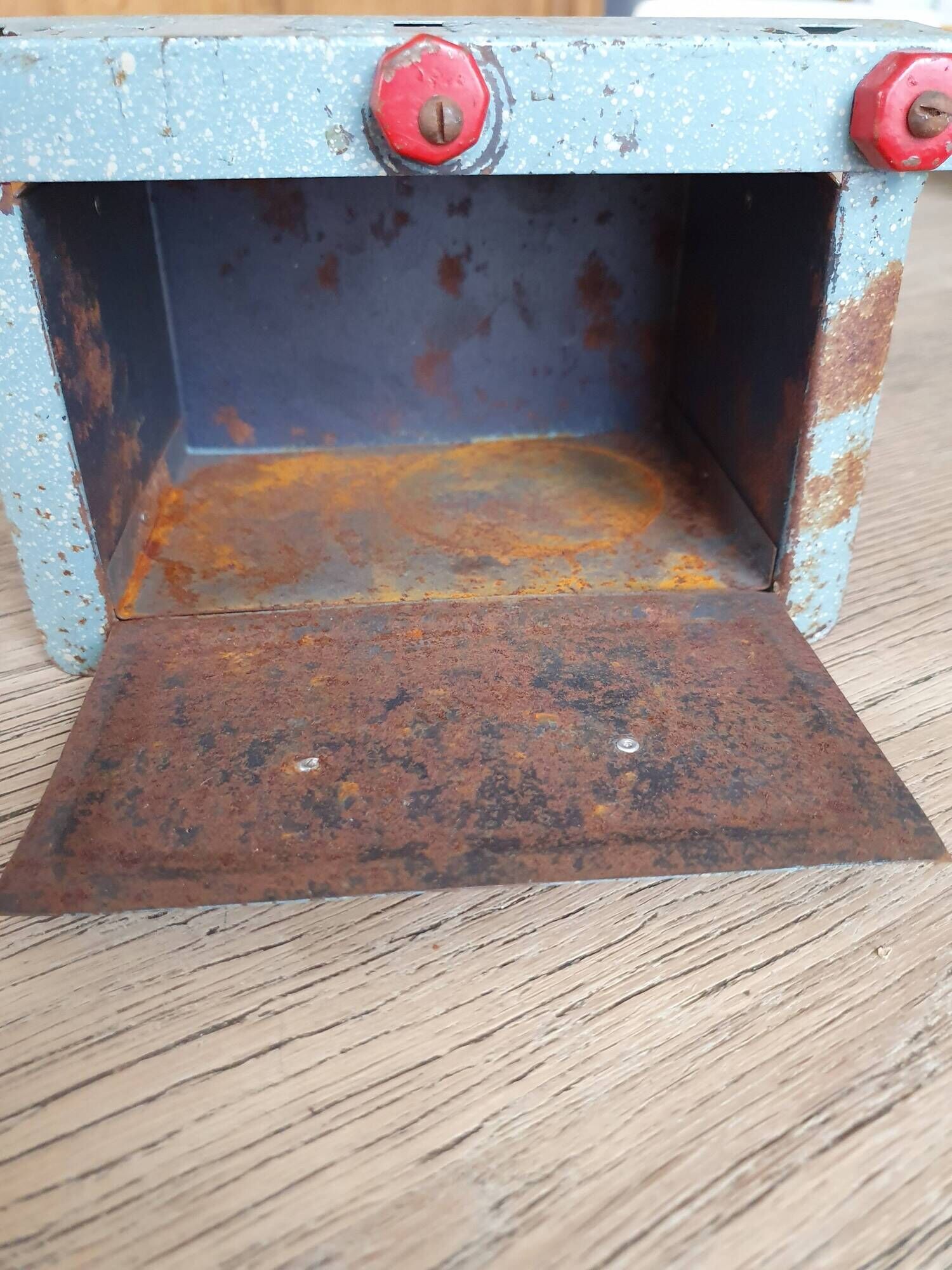Miniature metal gas stove, (toy from the 1950s)