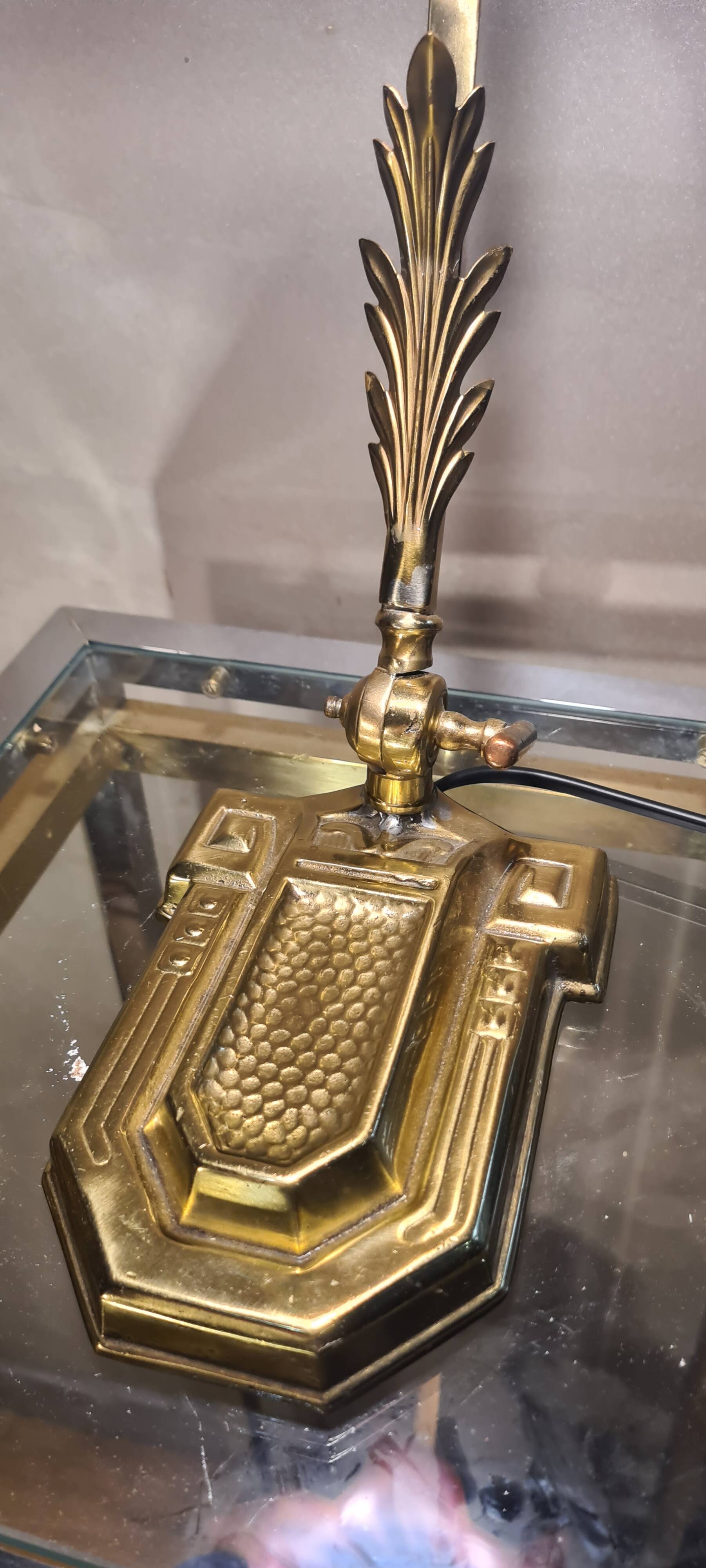 Large restored brass lamp with pretty art nouveau tulip 1900, electricity ok 47x28