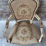 Fauteuil français avec tapisserie florale