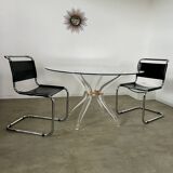 Venice model round dining table from Madelia by Paris Altuglas foot