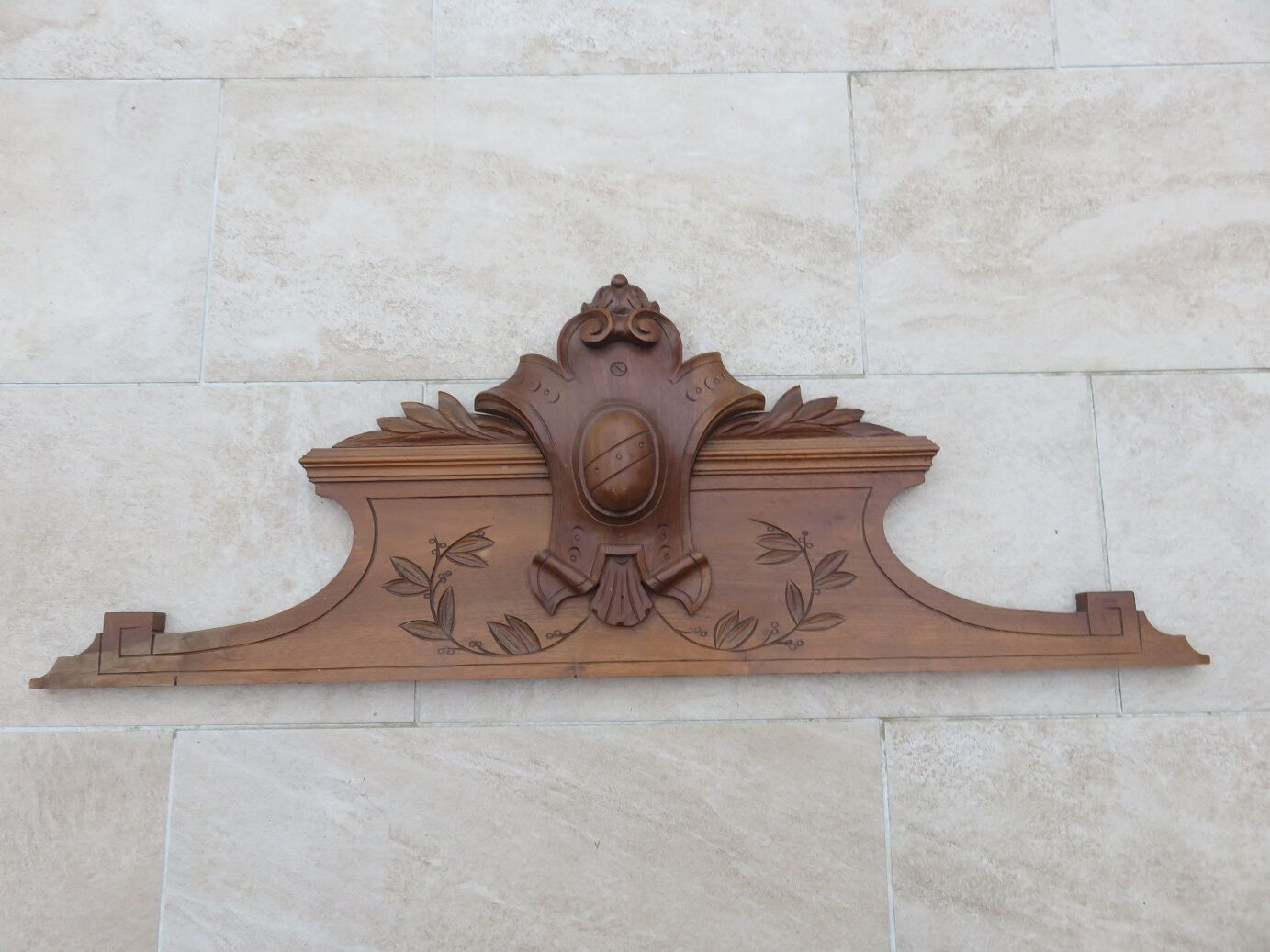 Pediment Walnut