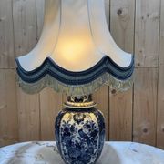 Lampe Delft en faïence bleue et blanche - hauteur 80 cm