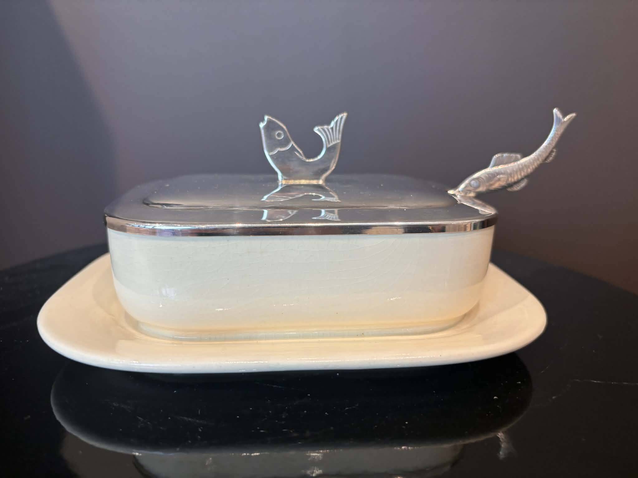 Butter dish