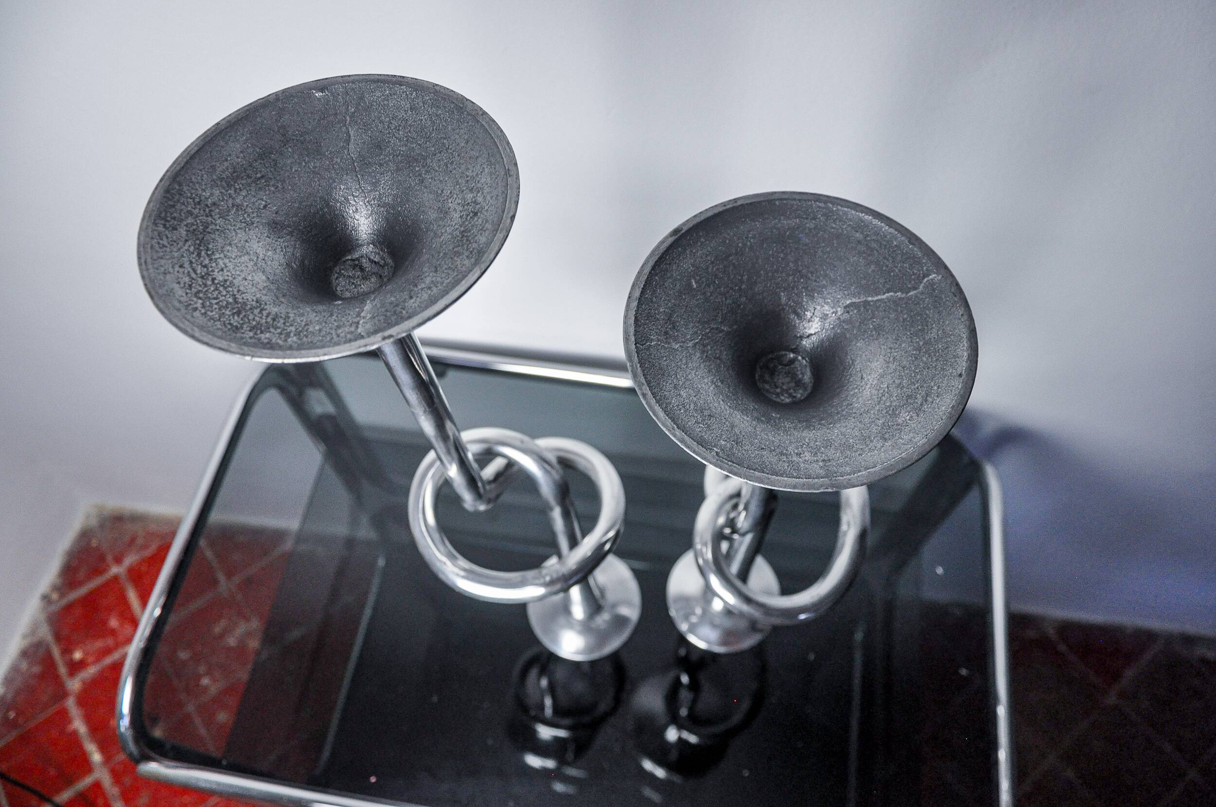 Pair of XL knotted candlesticks in aluminum, Italy, 1980