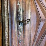 Armoire Louis XIII en chêne massif, pointes de diamant, XVIIe siècle