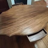 Violin table
