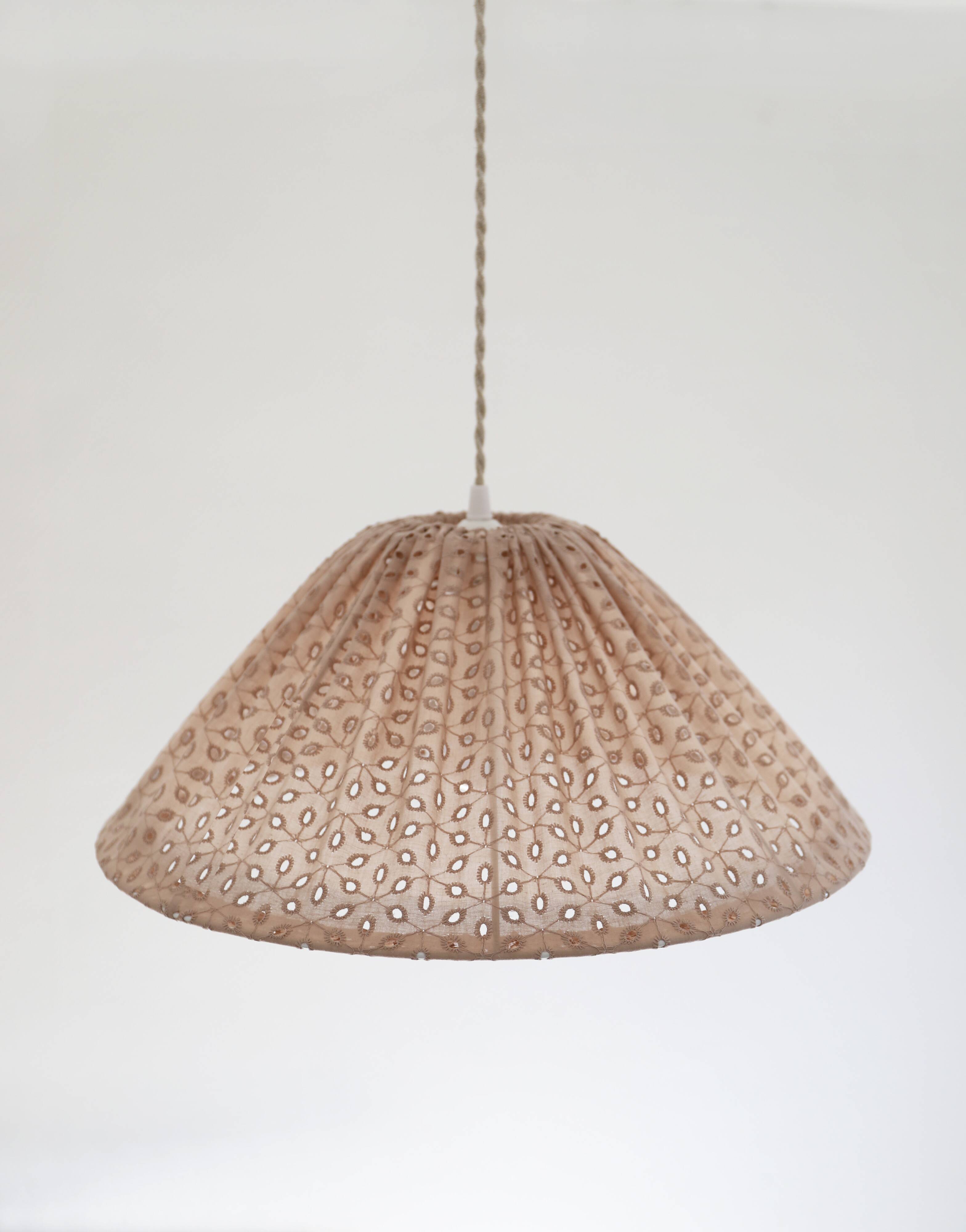 Openwork conical-shaped suspension "Malala broderie anglaise"