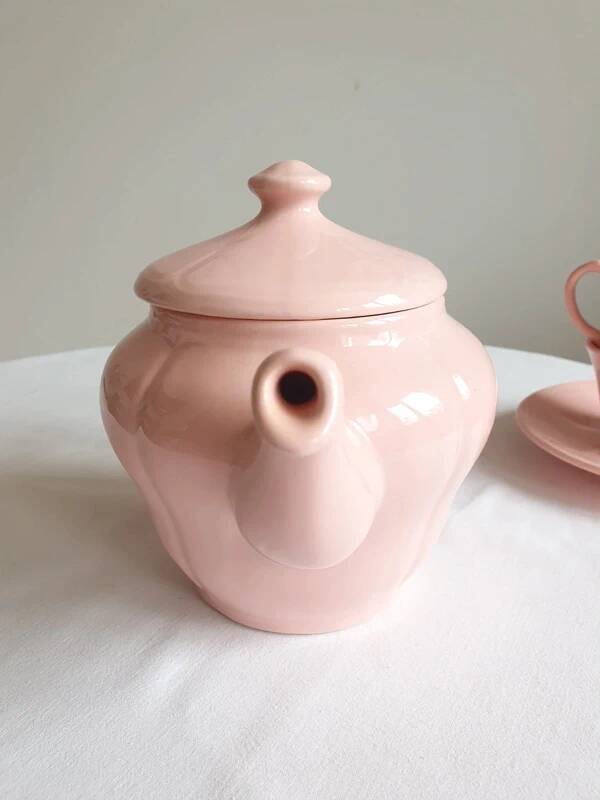Vintage Longchamp porcelain teapot