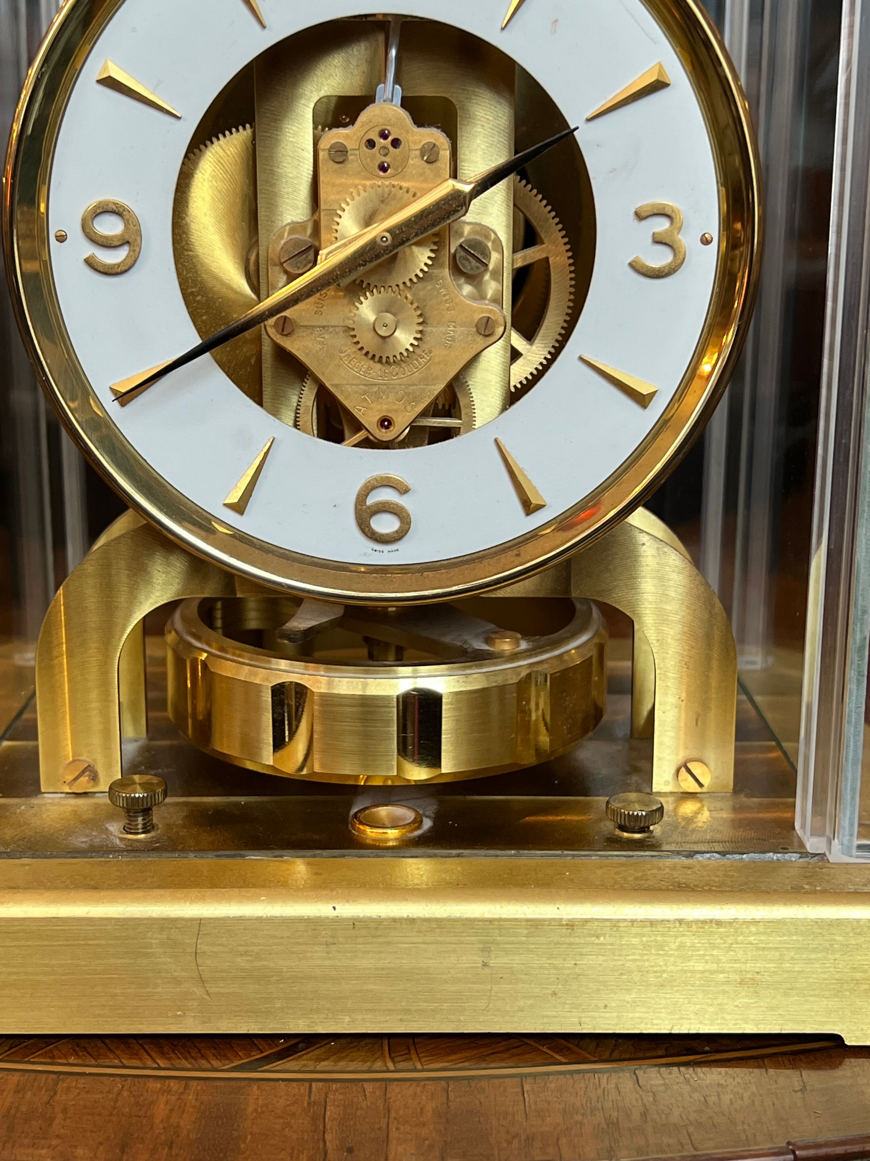 Beautiful Atmos Jaeger LeCoultre clock, in brass glass and plexiglass