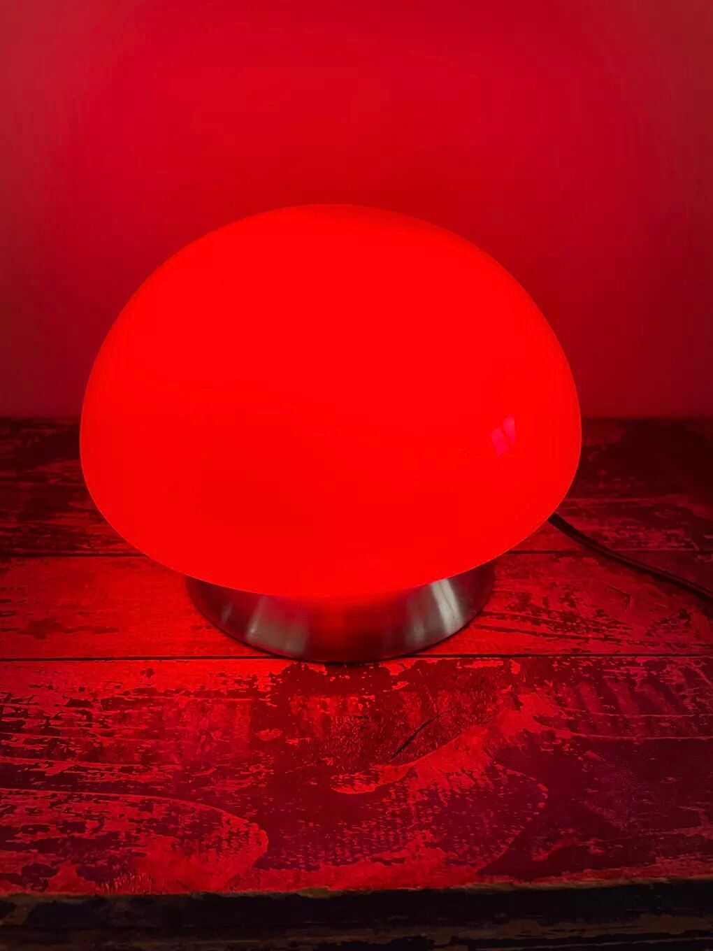 Lampe champignon tactile rouge ovni