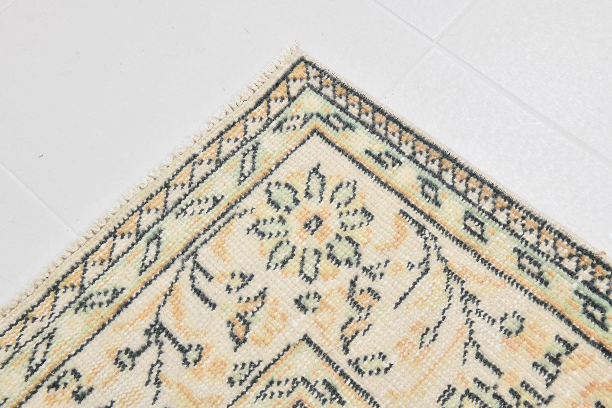 6x10 Large Cream & Black Oriental Vintage Rug, 192x307Cm