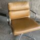 Fauteuil en cuir camel EA 208 par Charles Eames pour Herman miller
