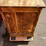 Drawer cabinet