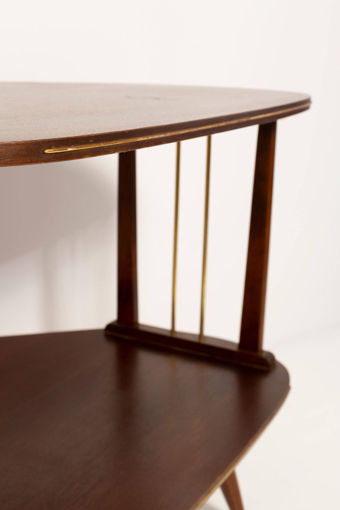 Table d'appoint TV vintage Mid-Century Modern en bois de hêtre, Pologne, années 1960