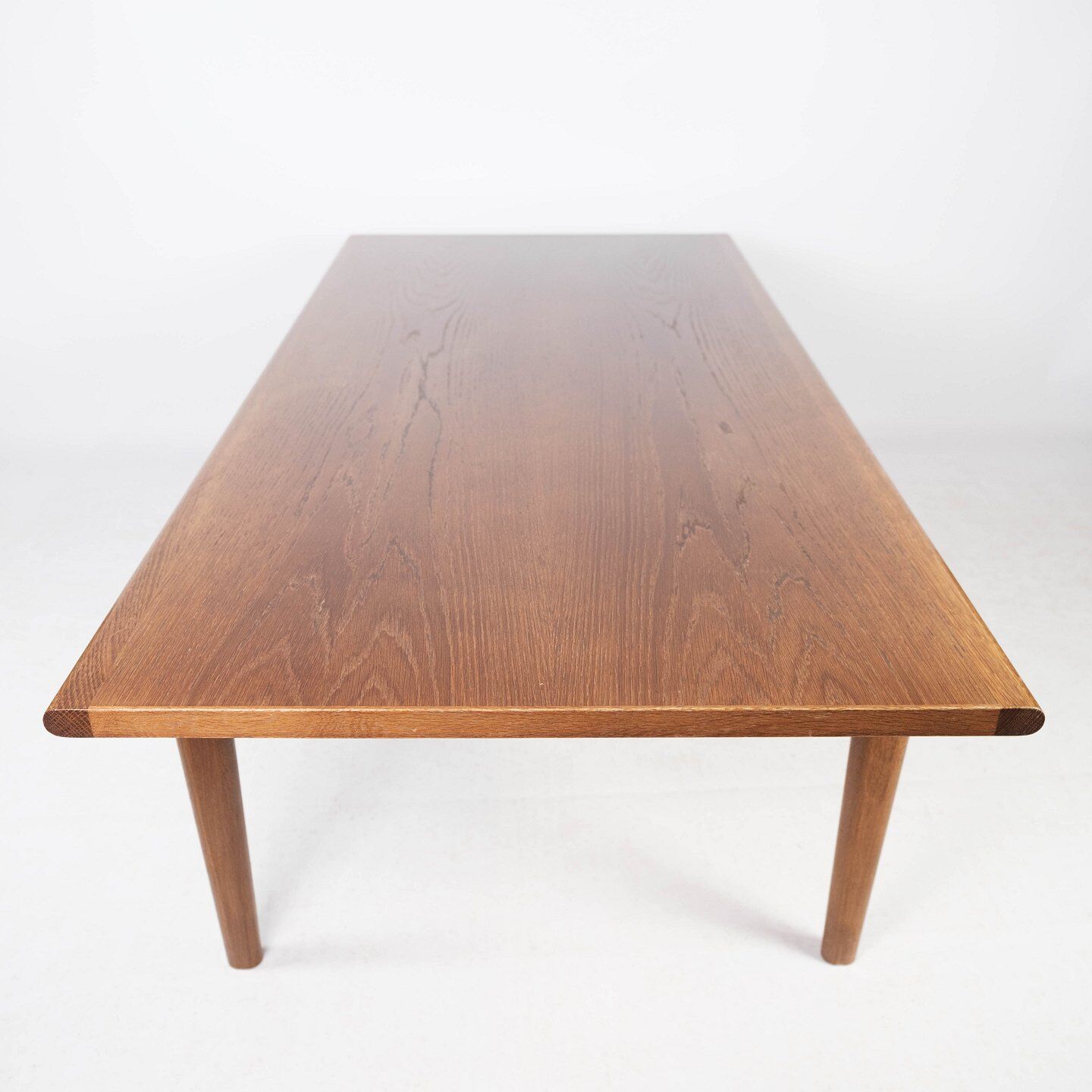 Table basse en teck dessinée par Hans J Wegner