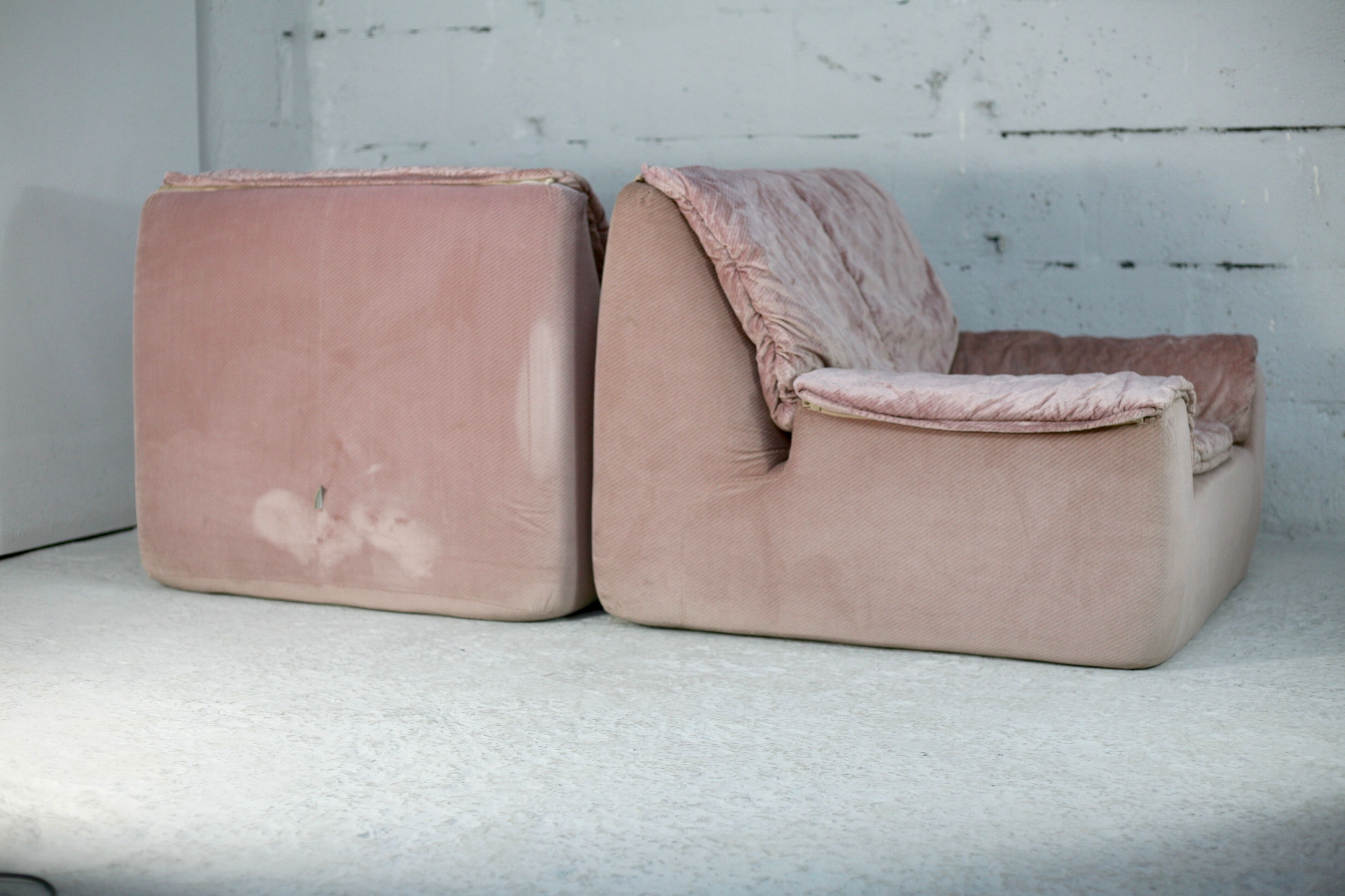 Cinna, pair of armchairs foam and velvet ras pink pale, France, circa 1970